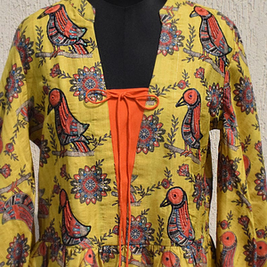 Blusa peplum de seda amarilla bordada a mano, estampado Madhubani, adornos de lentejuelas y cuentas, varios colores. - Product Image 5