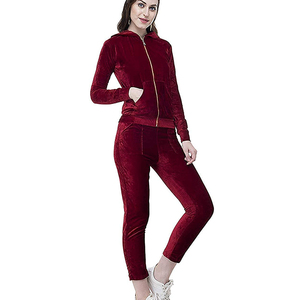 Survêtement à capuche en velours rouge pour femme, manches longues, fermeture éclair sur le devant, couleur unie, tenue décontractée d'hiver avec poches latérales à la cheville - Product Image 1