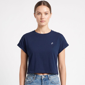เสื้อยืดครอปท็อปสีน้ำเงินกรมท่า แขนพับ คอกลม สำหรับผู้หญิง ขายส่ง เสื้อยืดเรียบ 100% ผ้าฝ้าย ทรงเข้ารูป เหมาะสำหรับออกกำลังกาย รับผลิตแบบ OEM พร้อมสกรีนโลโก้ตามสั่ง - Product Image 1