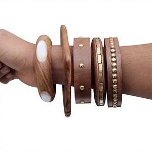 Pulseras de Madera Tallada Tradicionales, Joyería de Madera Natural de Estilo Étnico para Mujer - Product Image 1