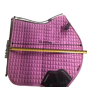 แผ่นรองอานม้าลายโลโก้แบบกำหนดเอง ลายกระโดดข้ามสิ่งกีดขวาง แผ่นรองอานม้าแบบอังกฤษ ผู้ผลิตขายส่ง คันปูร์ อินเดีย - Product Image 1