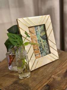 Cadre photo de luxe fait main en os incrusté, mosaïque géométrique en os avec lignes dorées, cadre décoratif de table personnalisé - Product Image 5