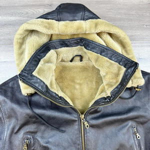 Veste en cuir pour homme de style aviateur en cuir de vachette de haute qualité, avec capuche, moderne, coupe ajustée, veste en cuir personnalisée - Product Image 4