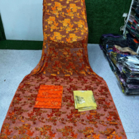 Ensemble Dirac Somalien Maqbal Imprimé en Velours Jacquard 100% Polyester, Robe pour Filles Anti-rétrécissement Taille Moyenne - Vente Chaude
