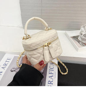 Sac à main mini fourre-tout matelassé vert en cuir PU avec fermeture éclair et bandoulière chaîne pour femme, idéal pour le quotidien et les voyages - Product Image 4