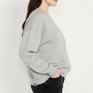 เสื้อสเวตเชิ้ตคอกลมโอเวอร์ไซส์ผ้าฝ้าย 100% สีพื้นแบบขาดๆ  ขายดี พร้อมสกรีนโลโก้พิมพ์นูนตามสั่ง - Product Image 2