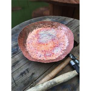 Plateau de service rond rustique en fer galvanisé avec poignée en bois, assiette décorative vintage en métal pour la décoration intérieure, plateaux de ferme - Product Image 6