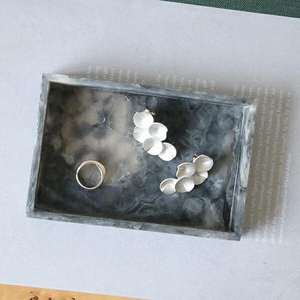 Bandeja Decorativa Cuadrada de Resina, Bandeja Organizadora de Resina con Múltiples Compartimentos, Bandeja de Resina con Patrón de Mármol - Product Image 6