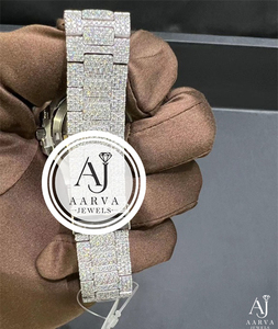 Reloj Mecánico con Esfera Plateada y Cristal de Zafiro, Brazalete de Acero Inoxidable con Circonitas Cúbicas, 18 mm, Movimiento Analógico Eta, Visualización de Fecha - Product Image 5