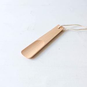 Chausse-pied en bois de hêtre naturel fait main avec anse en corde tressée, finition lisse, aide à l'enfilage des chaussures - Product Image 6