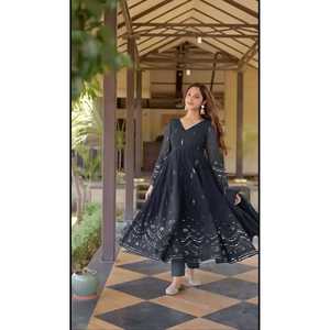 Whispering Breeze Conjunto De Traje De Mujer 107 Negro - Product Image 3