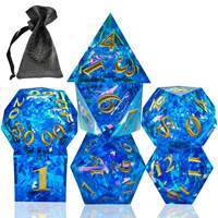 Los más vendidos y populares dados de resina para juegos de rol de mesa (TTRPGs) del año 2026, como Dungeons & Dragons y Pathfinder. al aire libre