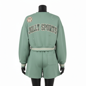 Ensemble court en molleton de coton premium 280 GSM pour femme, vert sauge, imprimé effet vieilli, logo brodé, 100% coton. - Product Image 2