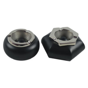 Cenicero Triple Personalizable con Diseño Temático Negro para Hogar, Oficina, Hotel, Jardín, Bar, con Logotipo Personalizado y Acabado de Diseño, Vajilla - Product Image 1