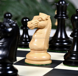 Juego de ajedrez artesanal hecho a mano con cuerno Tablero suntuoso y piezas elaboradas con precisión - Product Image 3