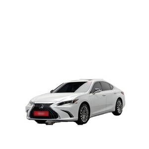 Lexus ES Executive con Cámara Trasera, Asientos de Cuero, Julio 2024, 37,344 km, Volante a la Izquierda - Product Image 1