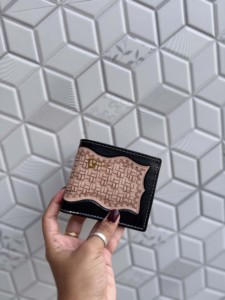Portefeuille long en cuir véritable fait main par un designer, motif floral embossé, pour homme, collection 2026 – Nouveauté tendance, idéal pour un usage quotidien - Product Image 4