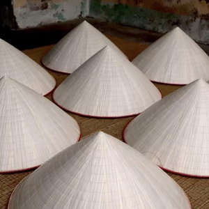 AUTHENTIC VIETNAM NÓN LÁ – Chapeau conique en bambou fait main, exportation culturelle et décorative au meilleur prix - Product Image 2