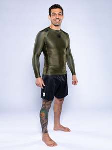 Vente en gros de rashguards MMA BJJ personnalisés, design élégant, compression pour hommes, manches longues, spandex/polyester UPF50+ - Product Image 2