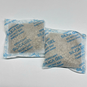 แพ็ค 30 กรัม/40 กรัม/50 กรัม ผงดูดความชื้นจากเวียดนาม ผู้ผลิตดูดความชื้นด้วยดินเหนียว ควบคุมความชื้นได้ 25% บรรจุภัณฑ์ผ้าสีฟ้า - Product Image 4