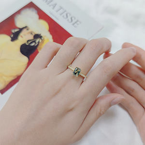 Bague Cocktail Style Hiphop en Or Massif 14K avec Diamant de Laboratoire Géométrique AMBER JEWELS, Sertissage à Griffes, Certifiée IGI, Unisexe - Product Image 3