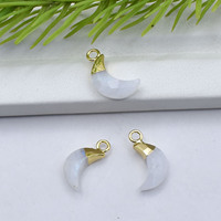 Charme en forme de croissant de lune en pierre de lune naturelle |   Pendentif plaqué or 5x16mm au design élégant