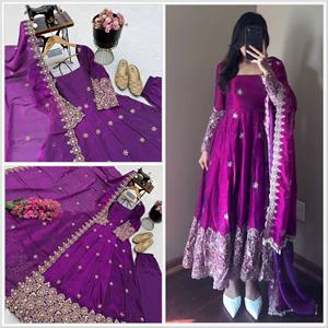 Ensemble Anarkali style fête, tissu épais avec imprimé numérique, doublure en crêpe beurre et dupatta, jusqu'à 6XL. - Product Image 2
