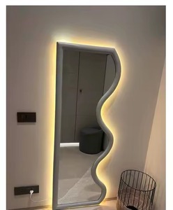 Espejo de Pared de Latón Dorado Ornamentado de la Más Alta Calidad, Arte Decorativo con Marco Tradicional - Product Image 2