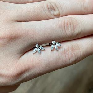 Pendientes de botón de oro rosa macizo de 14K con diamantes cultivados en laboratorio, diseño de mariposa, corte marquesa, triple racimo, para cartílago/concha, joyería para fiesta de compromiso - Product Image 6