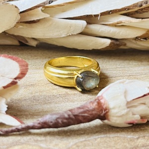 Anillo de Latón con Labradorita de Diseño Único, Anillo de Estilo Vintage Chapado en Oro de 18k, Anillo para Hombre Hecho a Mano con Piedras Preciosas, Anillo al por Mayor - Product Image 4