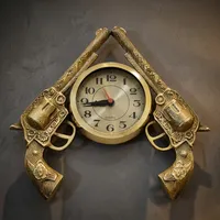 Reloj de Pared de Latón Decorativo Vintage con Diseño de Pistola Doble, Reloj de Cuarzo de Pared, Estilo Occidental Ornamentado para Hogar, Oficina, Sala de Estar