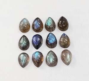Lote al por mayor de gemas sueltas de labradorita natural en forma de pera con destellos para la fabricación de joyas - Product Image 1
