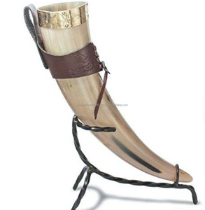 Auténtico Cuerno Vikingo para Beber Cerveza, Cuerno Natural de Buey/Vaca Pulido de Alta Calidad, Tallado Artesanalmente, Náutico, Ecológico y Personalizable - Product Image 1