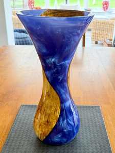 Elegante tazón grande hecho a mano con madera y resina, elaborado con madera de primera calidad y acabado de resina brillante, perfecto para servir. - Product Image 5