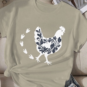 Camiseta cómoda de pollo con diseño floral para mujer - Product Image 3