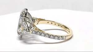 Bague de fiançailles en diamant de laboratoire ovale taille trilliant 6 carats F VS1 certifié IGI, or jaune 18 carats, bague d'anniversaire GEMFORTE INC - Product Image 2