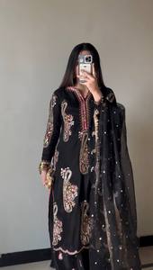 Ensemble de costume palazzo en chinnon pur de qualité supérieure avec broderie et travail de sequins, et dupatta assortie de créateur pour femme - Product Image 4