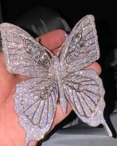 Pendentif Papillon en Moissanite VVS, Bijou de Luxe d'Inspiration Designer pour Femme, en Argent 925 Sertie de Moissanites Taille Ronde Brillante Certifiées, Idéal pour les Fêtes - Product Image 3