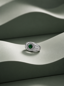Bague Chevalière Homme en Argent Sterling 925 avec Émeraude Verte, Fabricant de Bijoux Personnalisés en Gros, Fournisseur de Bagues de Luxe en Pierres Précieuses pour Hommes - Product Image 3