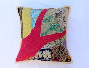 Boho Throw Pillow Kutch Patchwork Funda de cojín | Hecho de textiles indios vintage del desierto - Product Image 2