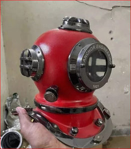 Casque de plongée sous-marine en métal rouge, décoratif, type gouvernail maritime, ornements de tête de navire nautique, sculpté et gravé, objet de présentation - Product Image 4