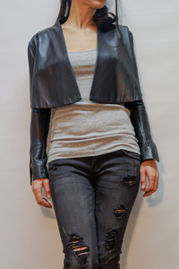 Chaqueta de Cuero Negra Corta Personalizada para Mujer, Impermeable, Transpirable, Ecológica, con Cierre, Estilo Urbano, Hecha a Mano - Product Image 3