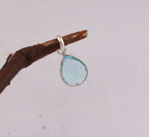 Colgante de Plata de Ley 925 con Topacio Azul Vintage, Piedra Preciosa Natural de Topacio Azul Cielo, Joyería de Plata Hecha a Mano, Piedra de Diciembre - Product Image 5