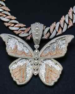 Colgante de Moissanita Mariposa con Incrustaciones, Tono Plateado, Engaste de Garra, Joyería de Destaque para Fiesta - Product Image 3