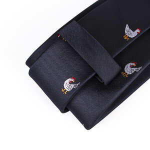 Cravate en soie verte unie à motif personnalisé pour homme - Product Image 5