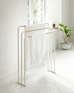 Porte-serviettes double en métal blanc minimaliste, support autoportant, organisateur de salle de bain, gain de place, structure moderne et durable - Product Image 1