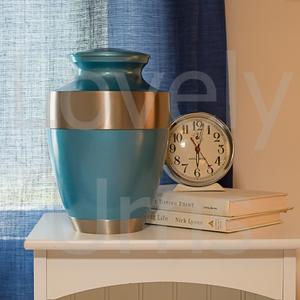 Urna Funeraria Azul Adria con Banda Plateada, Urna para Cenizas de Adulto, Recuerdo Conmemorativo Moderno y Elegante, Accesorios para Entierro - Product Image 3