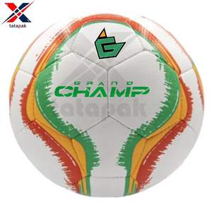 Ballon de football d'entraînement durable, vente en gros, personnalisable avec logo, cousu main, résistant à l'eau, écologique - Product Image 2