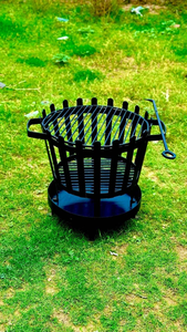 Brasero de metal grueso de alta calidad, resistente al óxido, con base redonda fuerte, bordes planos y diseño sencillo para parque o terraza, procedente de la India. - Product Image 2