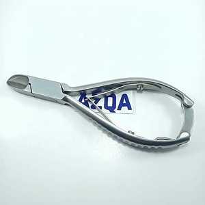 Cortaúñas de Acero Inoxidable con Resorte Cruzado para Uñas Gruesas y Duras con Cuchillas Afiladas y Agarre Cómodo - Product Image 4